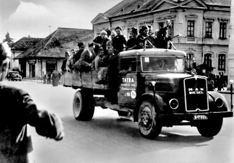 A unit of Slovak insurgents entering the liberated town of Martin, in the north of the country.